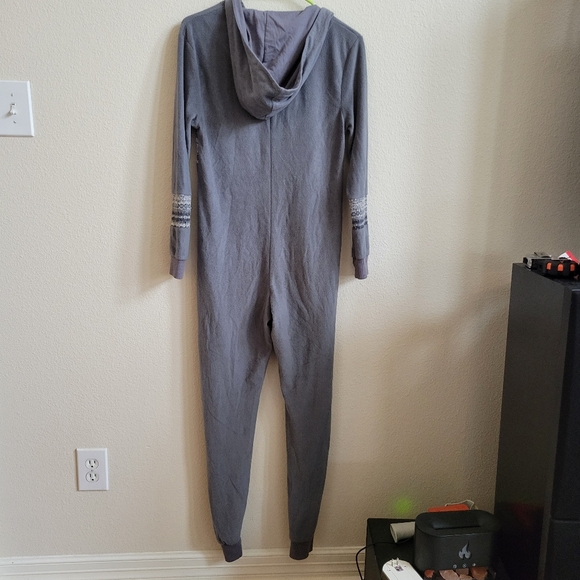 Bottoms Out Gal Adult Hooded One Piece PJs Size Small Gray W Pattern & Pockets - Picture 2 of 7